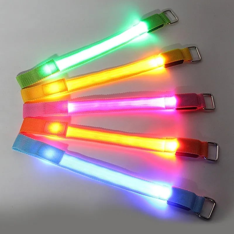 🐎 LED-es lábpántok lovakhoz – 4 darabos csomag | Újratölthető, éjszakai lovagláshoz készült biztonsági lámpák ✨