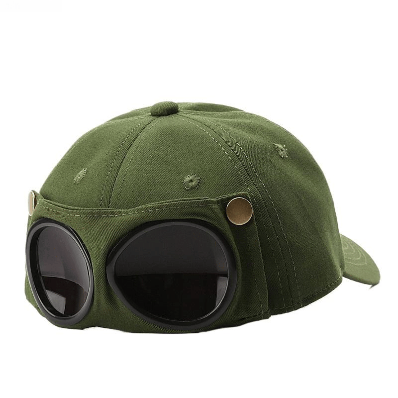 🤣 Aviator stílusú baseball sapka — egyedi napszemüveg-tartókkal és vintage fém díszítésekkel! 🧢✨