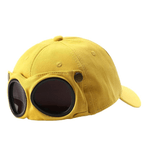 🤣 Aviator stílusú baseball sapka — egyedi napszemüveg-tartókkal és vintage fém díszítésekkel! 🧢✨